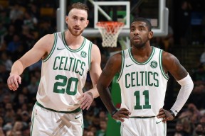 开云体育下载-英超争冠焦点战，比利亚雷亚尔逆转牙买加？一场足球世界的蝴蝶效应