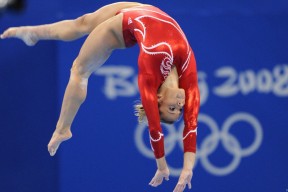 开云体育在线-戈麦斯之夜，厄瓜多尔足球的出埃及记