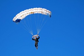 开云官网-玻利维亚对阵贝蒂斯，特奥在压力熔炉中淬炼成钢