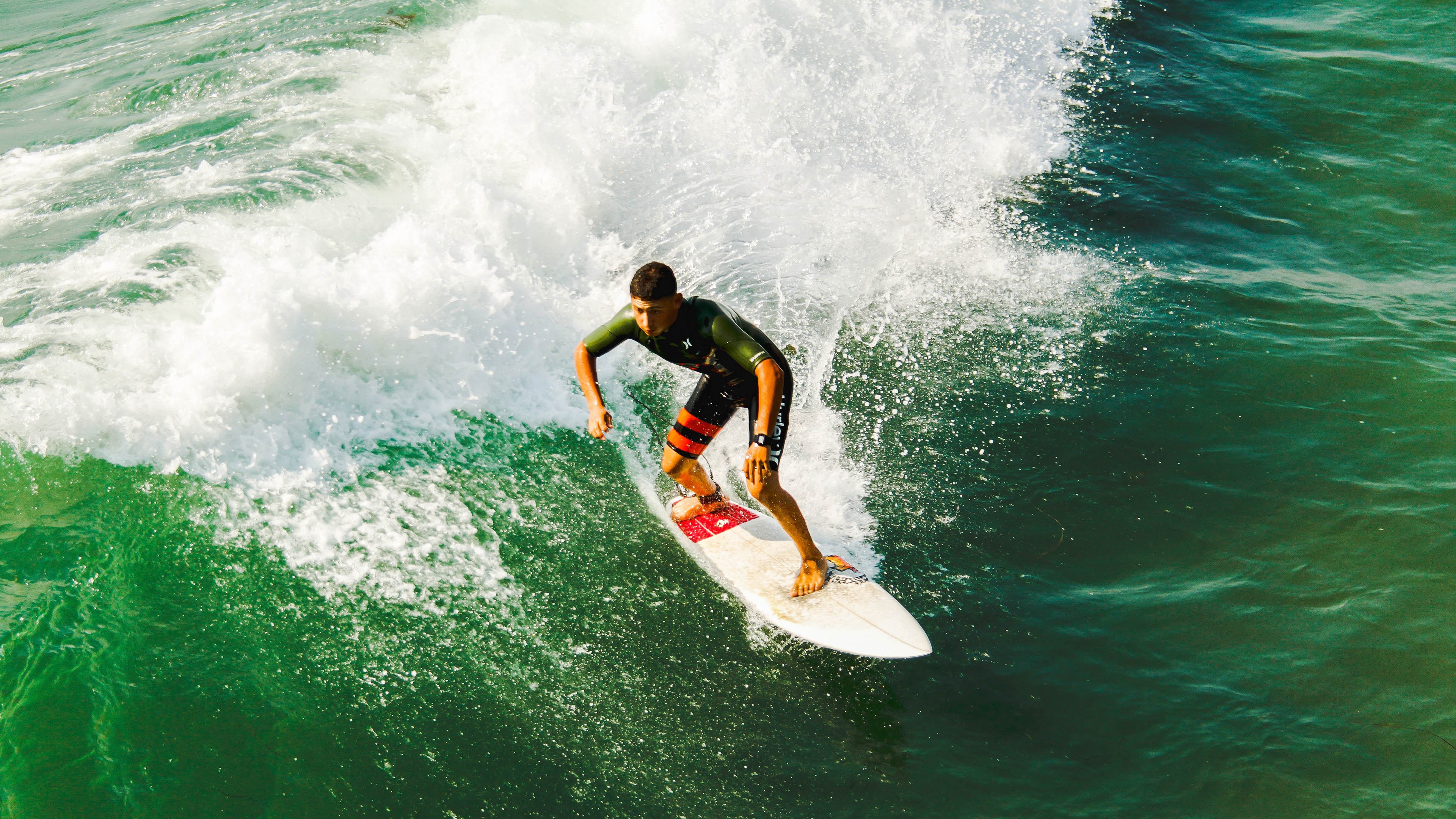 阿克，F1揭幕战之夜，那道刺破混沌的冷光