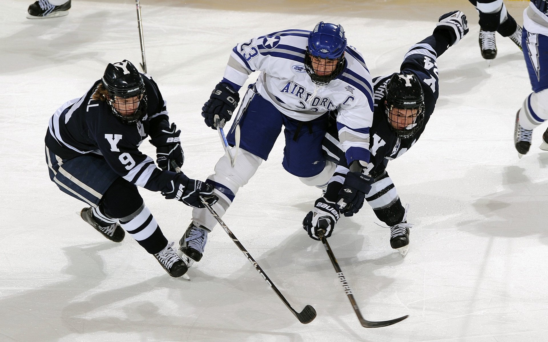 年度焦点之战之夜，当内马尔用一粒点球，刺破时代与自我的重茧
