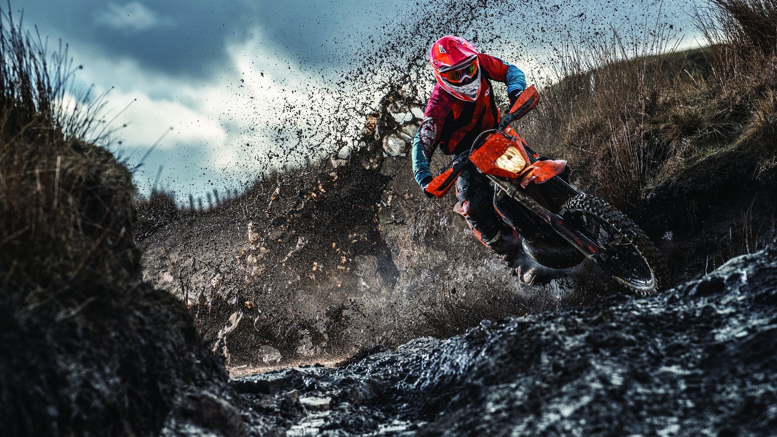 西甲国家德比之夜，霍勒迪打出生涯之夜，当篮球传奇在足球圣殿绽放