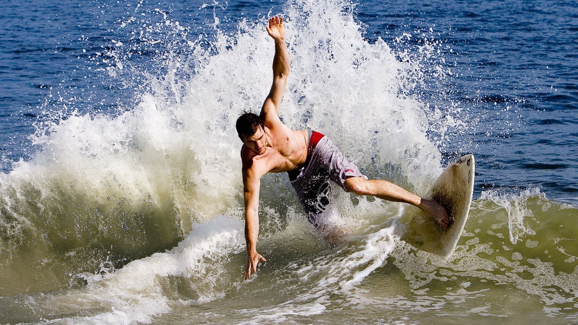 库里成为全场焦点，奇才击败吉林队